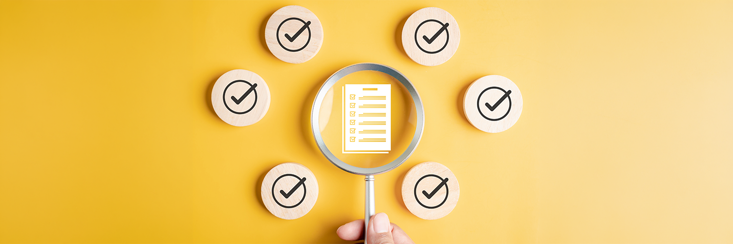 ルーペをモチーフには点を検証する調査検証のイメージ